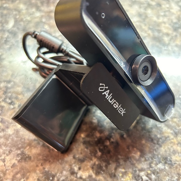 Aluratek webcam 1080P HD - model AWC03F - Picture 5 of 9